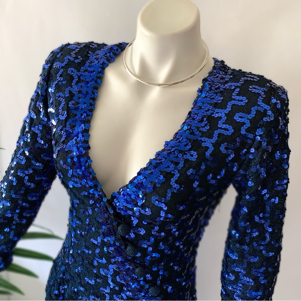 v i n t a g e :: Glamorous Lilli Diamond Surplice Sequin Maxi Dress - Picture 3 of 15